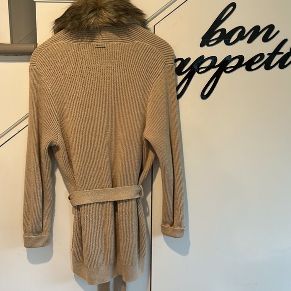 NWT Faux Fur Shawl Collar Open Sweater with Tie CAMEL & GOLD FLECKS US M… - Picture 5 of 8